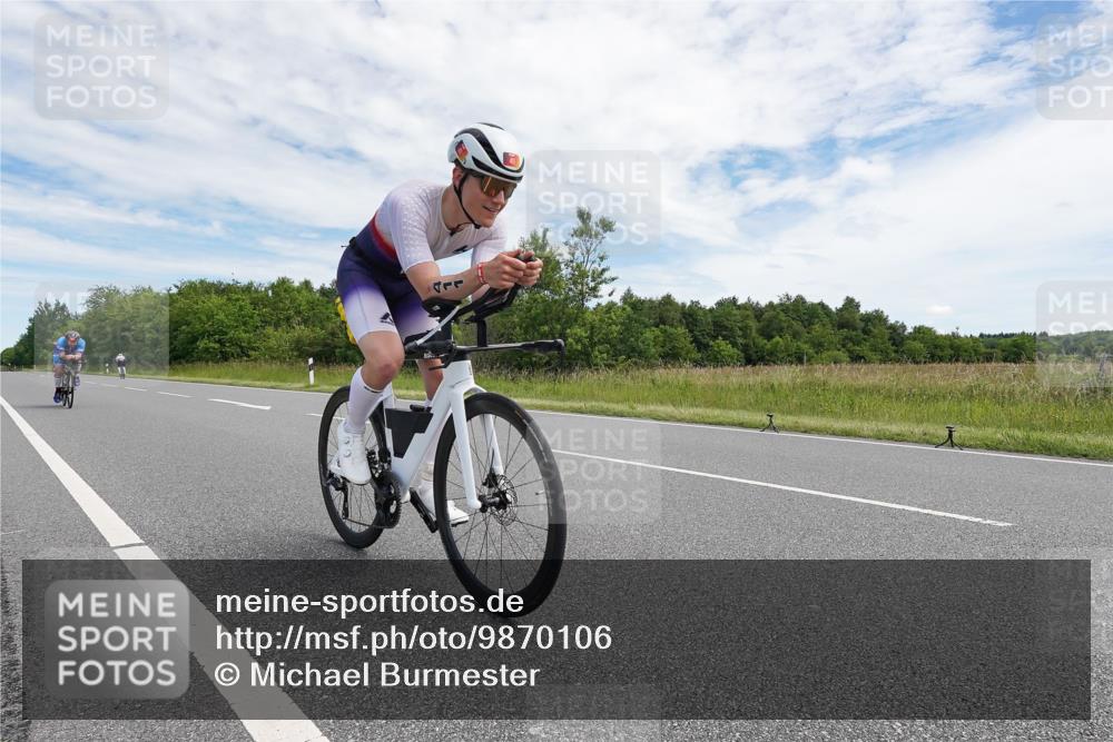 21.06.2026 - Viking Triathlon Michael Burmester http://msf.ph/oto/9870106 21.06.2026 12:08:21 Radfahren 37, 138, 295, 305, 410, 411, 490, 622, 652 meine-sportfotos.de