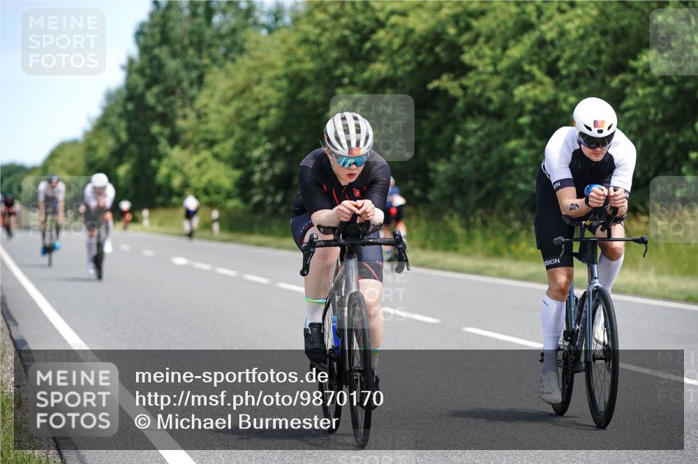 21.06.2026 - Viking Triathlon Michael Burmester http://msf.ph/oto/9870170 21.06.2026 12:32:58 Radfahren 93, 97, 114, 116, 172, 237, 247, 289, 450, 454, 579 meine-sportfotos.de