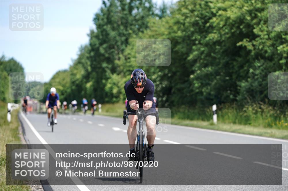21.06.2026 - Viking Triathlon Michael Burmester http://msf.ph/oto/9870220 21.06.2026 12:33:07 Radfahren 93, 114, 116, 122, 172, 237, 247, 274, 289, 403, 450, 579, 642 meine-sportfotos.de