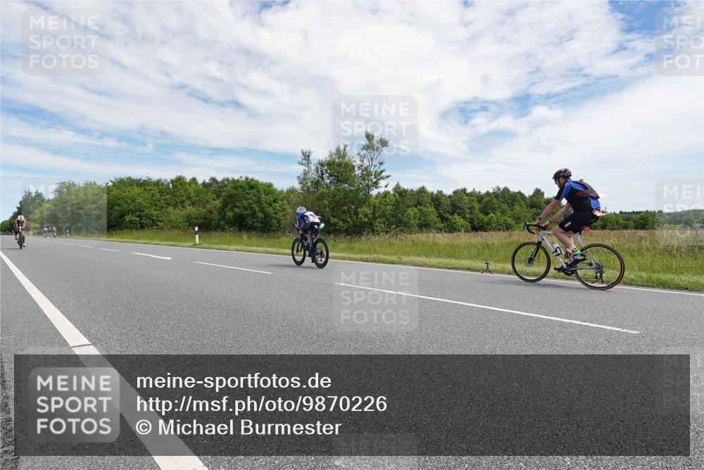21.06.2026 - Viking Triathlon Michael Burmester http://msf.ph/oto/9870226 21.06.2026 12:09:32 Radfahren 20, 20, 27, 115, 378, 386, 416, 416 meine-sportfotos.de