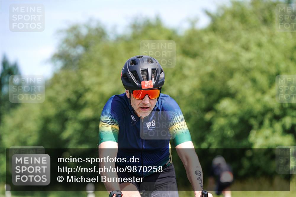 21.06.2026 - Viking Triathlon Michael Burmester http://msf.ph/oto/9870258 21.06.2026 12:33:23 Radfahren 24, 85, 88, 122, 167, 172, 274, 287, 403, 492, 497, 528, 622, 642, 642, 664 meine-sportfotos.de