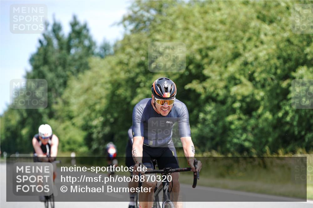 21.06.2026 - Viking Triathlon Michael Burmester http://msf.ph/oto/9870320 21.06.2026 12:33:46 Radfahren 56, 224, 282, 305, 495, 642, 652 meine-sportfotos.de