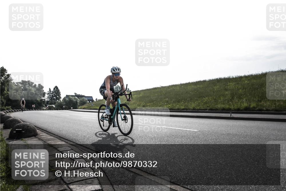 21.06.2026 - 29. Vierlanden-Triathlon H.Heesch http://msf.ph/oto/9870332 21.06.2026 09:09:55 Radfahren 229, 240 meine-sportfotos.de