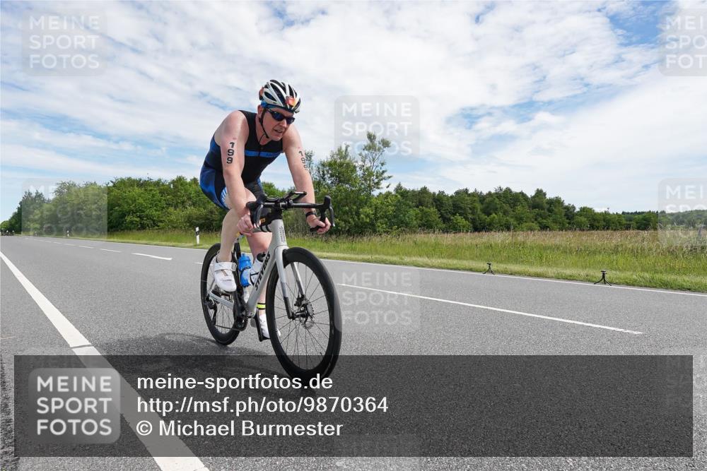 21.06.2026 - Viking Triathlon Michael Burmester http://msf.ph/oto/9870364 21.06.2026 12:10:50 Radfahren 113, 199, 203, 244, 250, 283, 307, 337, 526, 560, 610, 619, 640 meine-sportfotos.de