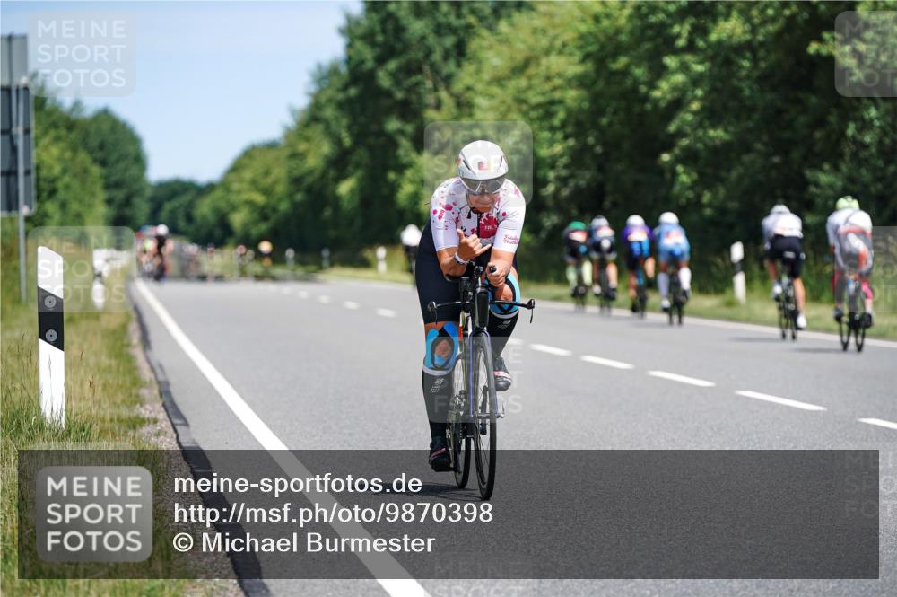 21.06.2026 - Viking Triathlon Michael Burmester http://msf.ph/oto/9870398 21.06.2026 12:34:11 Radfahren 69, 224, 351, 360, 493, 541, 610 meine-sportfotos.de
