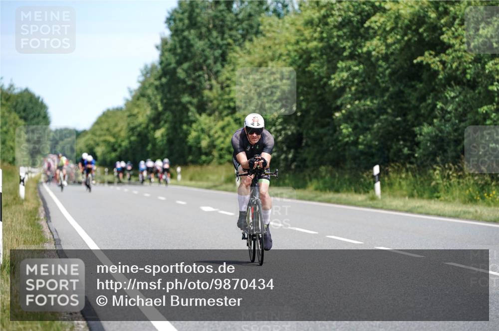 21.06.2026 - Viking Triathlon Michael Burmester http://msf.ph/oto/9870434 21.06.2026 12:34:22 Radfahren 28, 49, 69, 304, 351, 360, 541, 610, 653 meine-sportfotos.de
