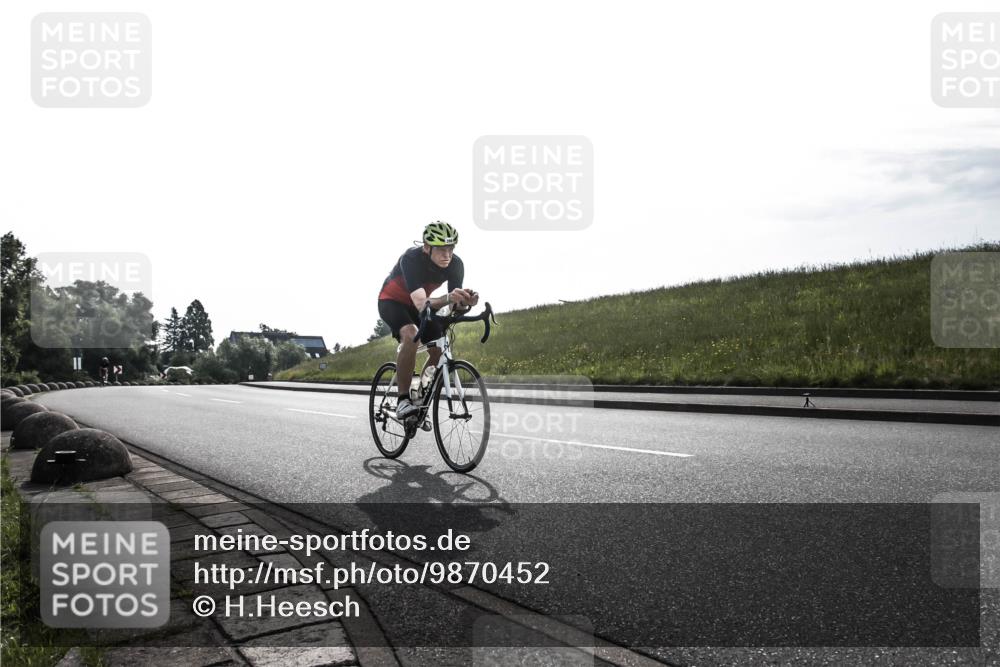 21.06.2026 - 29. Vierlanden-Triathlon H.Heesch http://msf.ph/oto/9870452 21.06.2026 09:11:58 Radfahren 261, 288 meine-sportfotos.de