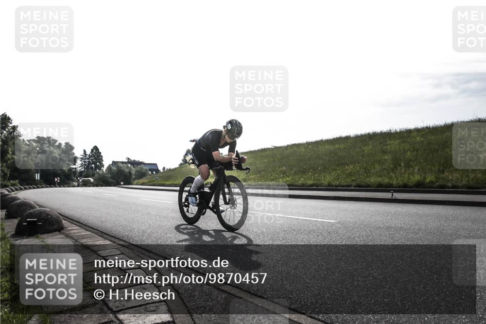 21.06.2026 - 29. Vierlanden-Triathlon H.Heesch http://msf.ph/oto/9870457 21.06.2026 09:12:01 Radfahren 261, 288 meine-sportfotos.de