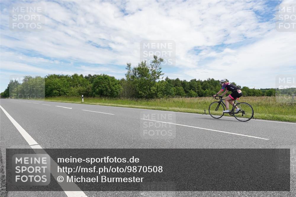 21.06.2026 - Viking Triathlon Michael Burmester http://msf.ph/oto/9870508 21.06.2026 12:11:40 Radfahren 40, 77, 141, 220, 272, 286, 413, 413, 498, 567, 649 meine-sportfotos.de