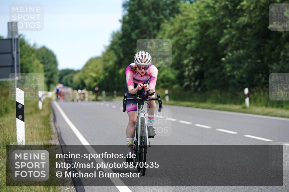 21.06.2026 - Viking Triathlon Michael Burmester http://msf.ph/oto/9870535 21.06.2026 12:34:41 Radfahren 49, 197, 197, 248, 248, 304, 389, 389, 432, 571, 590, 653 meine-sportfotos.de