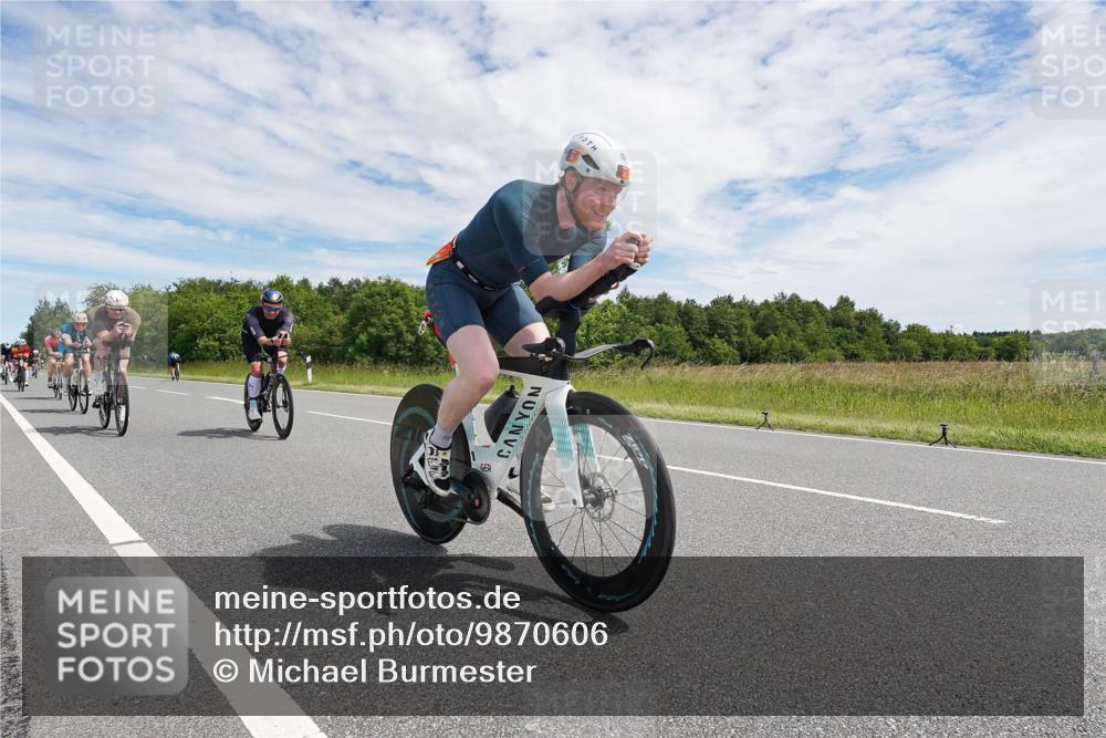 21.06.2026 - Viking Triathlon Michael Burmester http://msf.ph/oto/9870606 21.06.2026 12:12:34 Radfahren 28, 34, 45, 49, 125, 150, 168, 188, 303, 315, 327, 340, 360, 485, 491, 502, 513, 553, 566, 578, 601, 663 meine-sportfotos.de