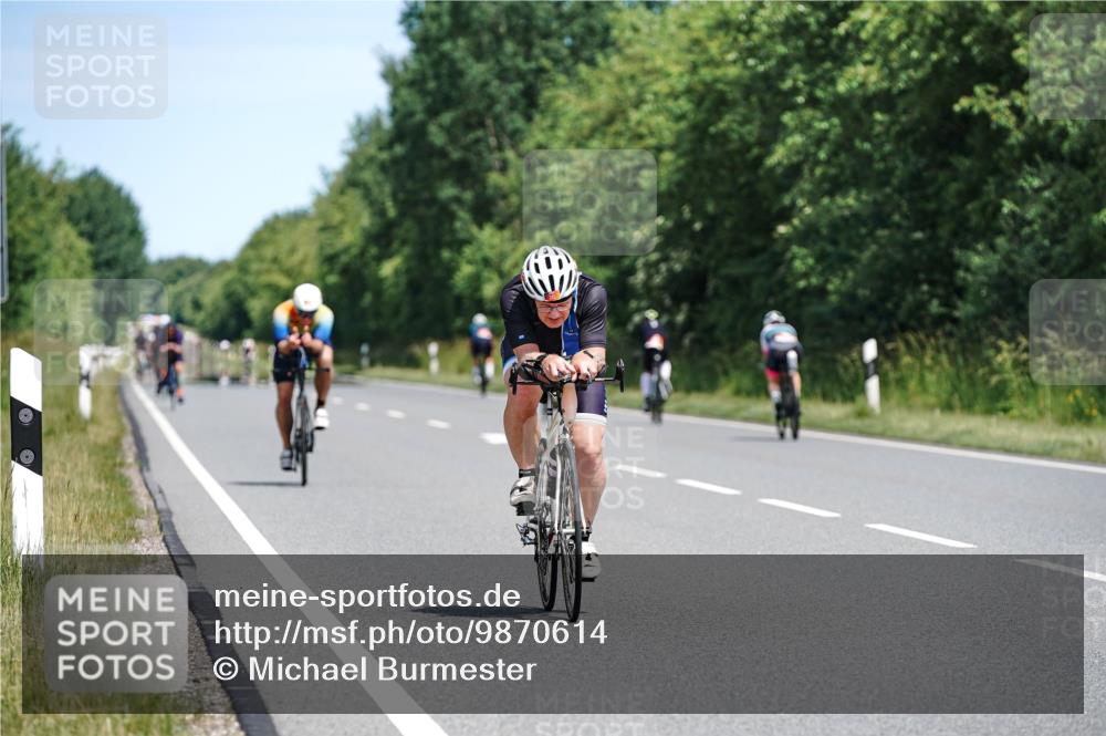 21.06.2026 - Viking Triathlon Michael Burmester http://msf.ph/oto/9870614 21.06.2026 12:35:30 Radfahren 14, 153, 153, 195, 245, 335, 377, 486, 511, 521, 562 meine-sportfotos.de