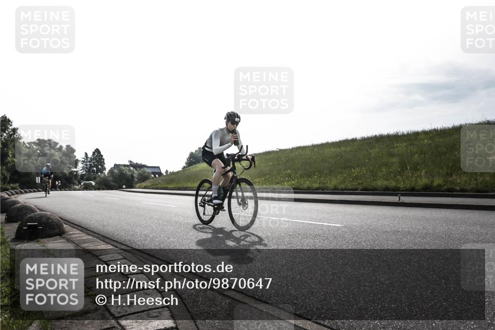 21.06.2026 - 29. Vierlanden-Triathlon H.Heesch http://msf.ph/oto/9870647 21.06.2026 09:14:41 Radfahren 183, 299, 302 meine-sportfotos.de