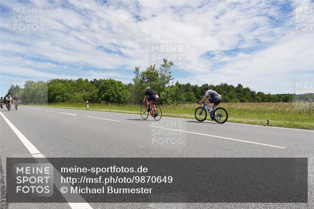 21.06.2026 - Viking Triathlon Michael Burmester http://msf.ph/oto/9870649 21.06.2026 12:12:40 Radfahren 28, 34, 45, 49, 125, 150, 168, 188, 301, 303, 327, 340, 360, 485, 491, 513, 553, 566, 578, 601, 663 meine-sportfotos.de