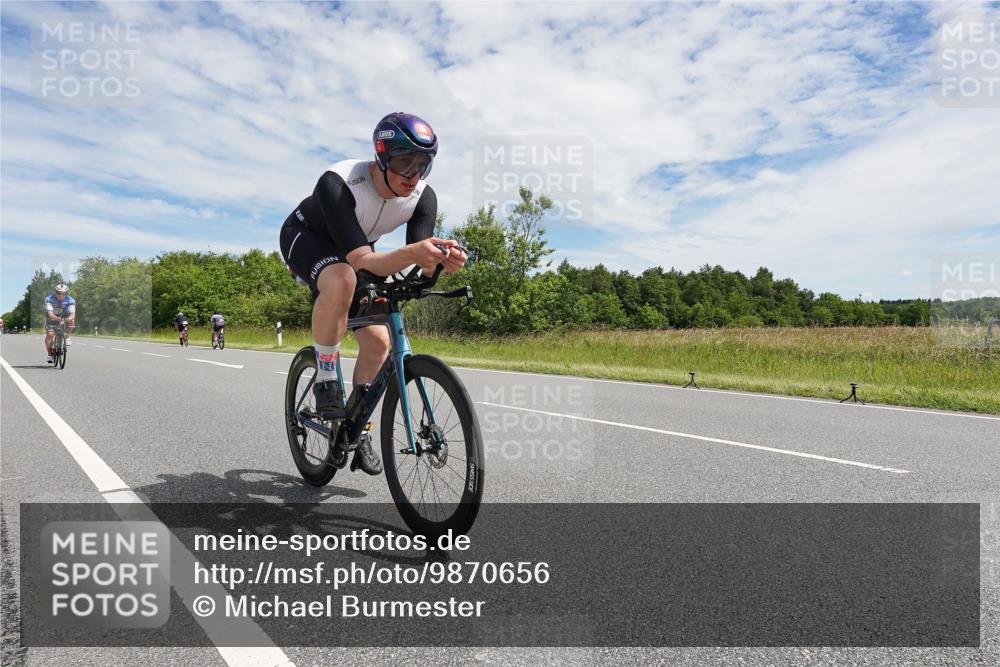 21.06.2026 - Viking Triathlon Michael Burmester http://msf.ph/oto/9870656 21.06.2026 12:12:43 Radfahren 45, 49, 125, 168, 188, 301, 303, 327, 360, 473, 485, 491, 513, 553, 566, 578, 601, 663 meine-sportfotos.de