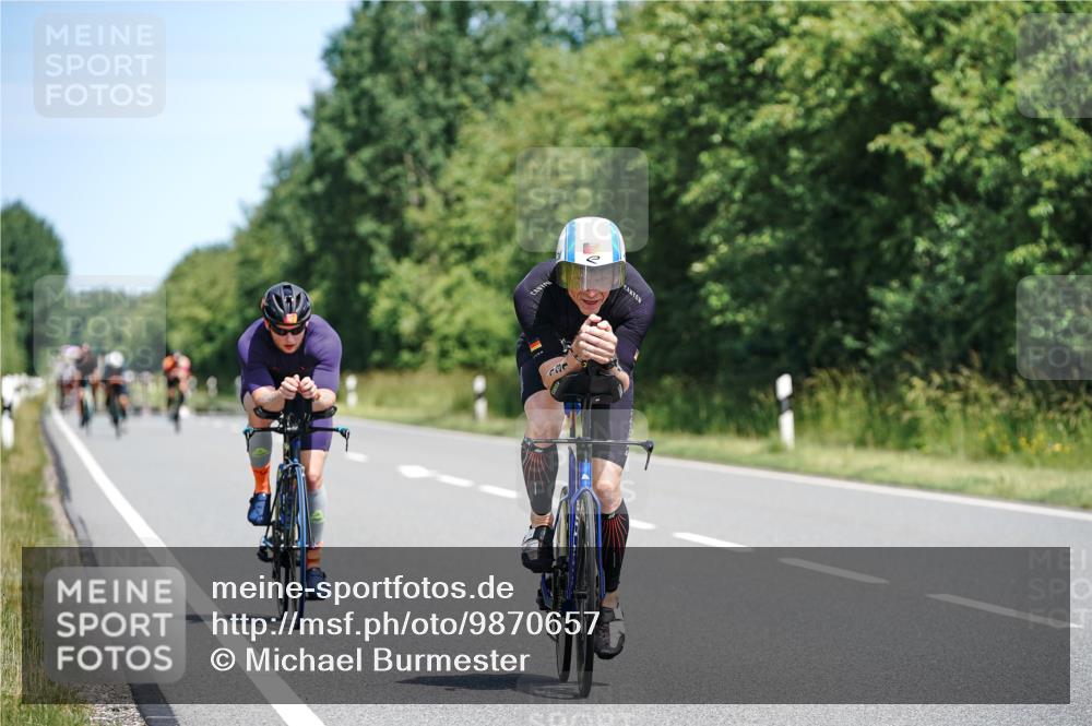 21.06.2026 - Viking Triathlon Michael Burmester http://msf.ph/oto/9870657 21.06.2026 12:35:39 Radfahren 14, 37, 153, 153, 245, 335, 486, 511, 521, 562 meine-sportfotos.de
