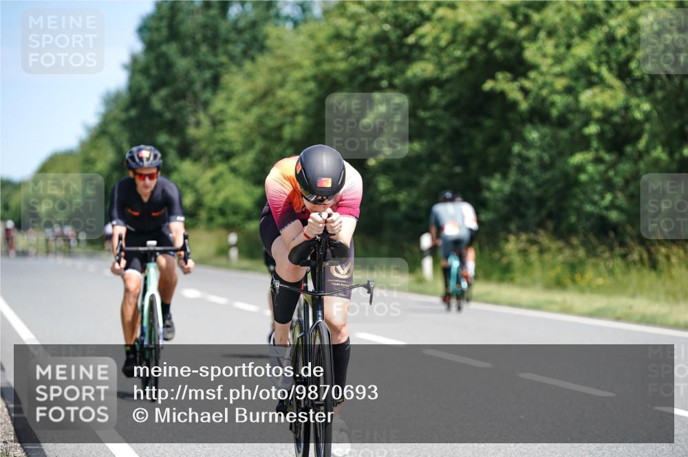 21.06.2026 - Viking Triathlon Michael Burmester http://msf.ph/oto/9870693 21.06.2026 12:35:48 Radfahren 14, 37, 37, 153, 427, 449, 486, 562, 667 meine-sportfotos.de