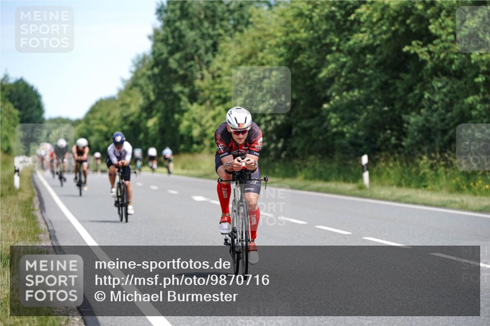 21.06.2026 - Viking Triathlon Michael Burmester http://msf.ph/oto/9870716 21.06.2026 12:36:01 Radfahren 22, 37, 37, 106, 354, 363, 427, 449, 458, 539, 637, 667 meine-sportfotos.de