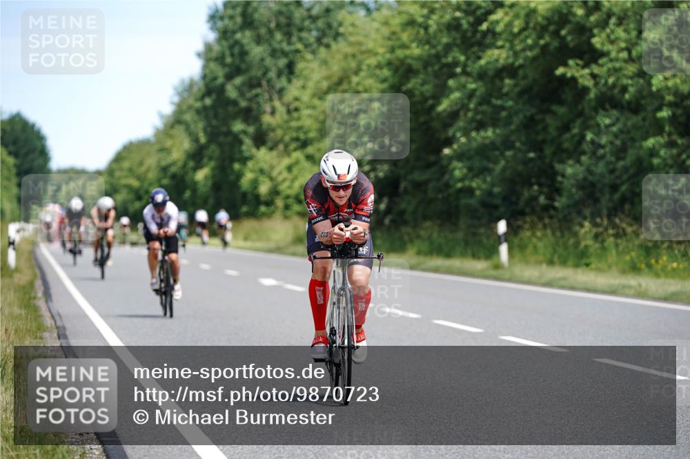 21.06.2026 - Viking Triathlon Michael Burmester http://msf.ph/oto/9870723 21.06.2026 12:36:01 Radfahren 22, 37, 37, 106, 354, 363, 427, 449, 458, 539, 637, 667 meine-sportfotos.de