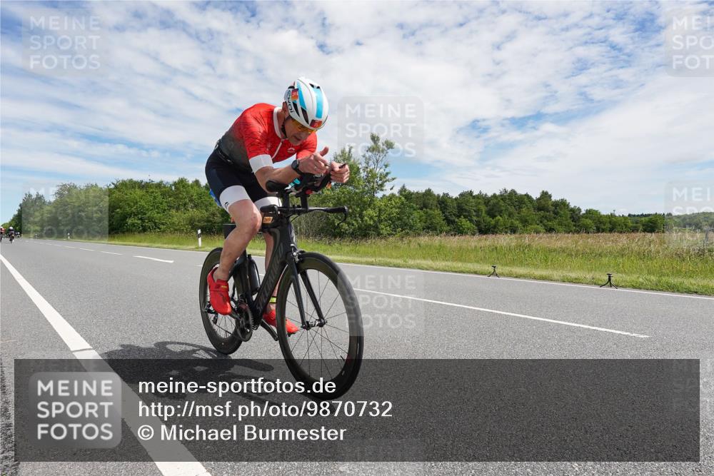 21.06.2026 - Viking Triathlon Michael Burmester http://msf.ph/oto/9870732 21.06.2026 12:13:23 Radfahren 1, 4, 14, 18, 18, 70, 92, 107, 117, 131, 151, 175, 207, 296, 376, 414, 486, 487, 506, 559, 574, 637, 664 meine-sportfotos.de