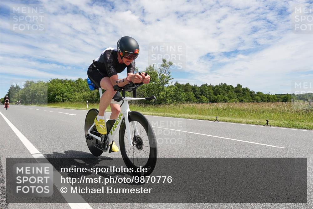 21.06.2026 - Viking Triathlon Michael Burmester http://msf.ph/oto/9870776 21.06.2026 12:13:37 Radfahren 18, 33, 70, 156, 254, 393, 414, 482, 489 meine-sportfotos.de