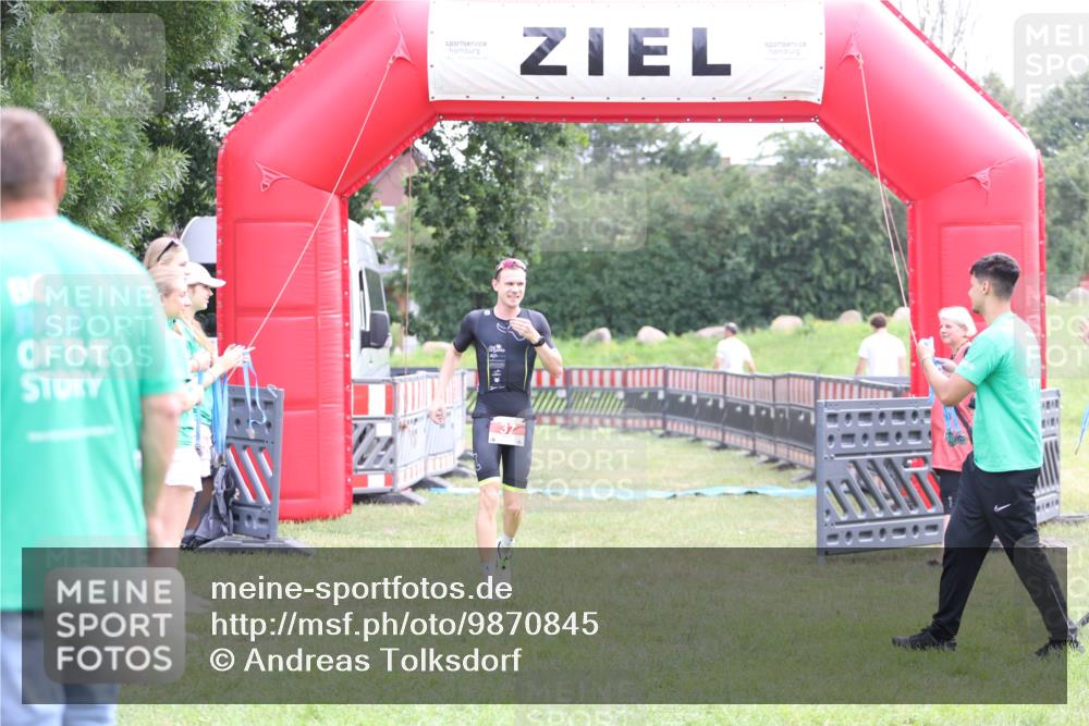 21.06.2026 - 29. Vierlanden-Triathlon Andreas Tolksdorf http://msf.ph/oto/9870845 21.06.2026 10:53:14 Ziel 37, 37 meine-sportfotos.de