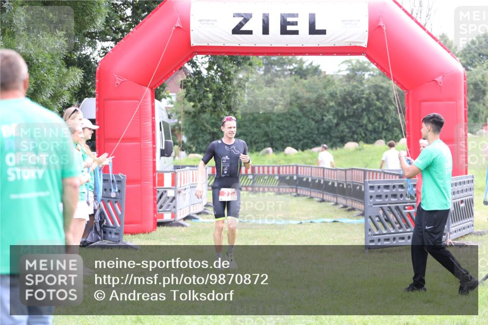 21.06.2026 - 29. Vierlanden-Triathlon Andreas Tolksdorf http://msf.ph/oto/9870872 21.06.2026 10:53:14 Ziel 37, 37 meine-sportfotos.de