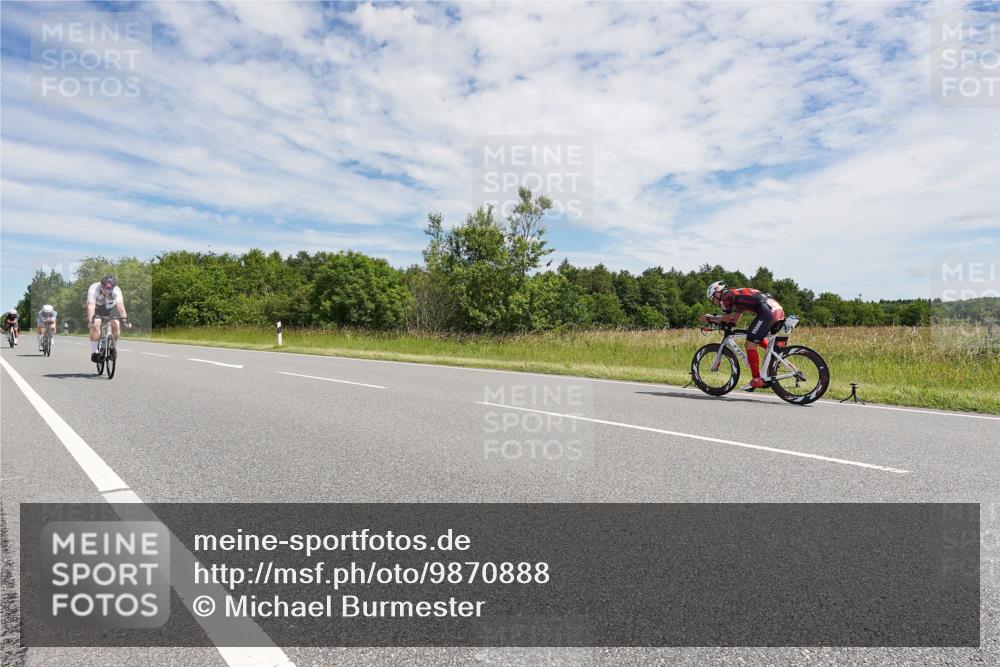 21.06.2026 - Viking Triathlon Michael Burmester http://msf.ph/oto/9870888 21.06.2026 12:14:36 Radfahren 2, 19, 167, 197, 528, 616, 667 meine-sportfotos.de