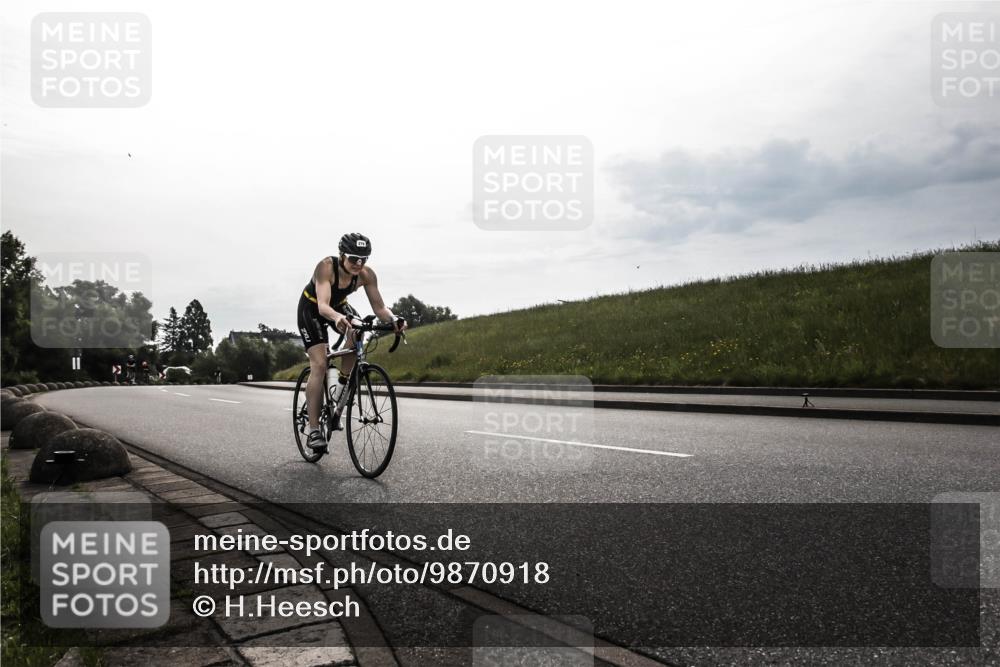 21.06.2026 - 29. Vierlanden-Triathlon H.Heesch http://msf.ph/oto/9870918 21.06.2026 09:19:15 Radfahren 24, 169, 268, 278 meine-sportfotos.de