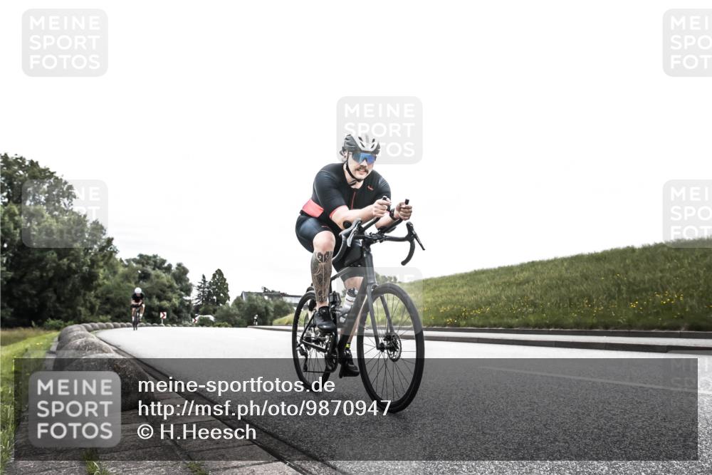 21.06.2026 - 29. Vierlanden-Triathlon H.Heesch http://msf.ph/oto/9870947 21.06.2026 10:32:36 Radfahren 93, 217, 287, 299, 302 meine-sportfotos.de
