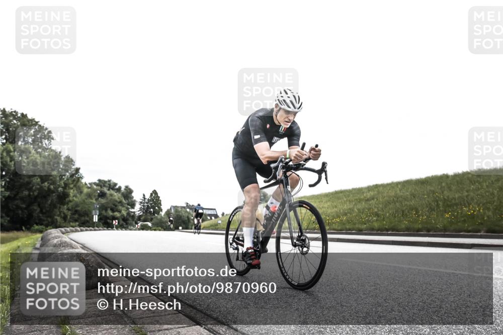 21.06.2026 - 29. Vierlanden-Triathlon H.Heesch http://msf.ph/oto/9870960 21.06.2026 10:32:39 Radfahren 93, 217, 287, 299 meine-sportfotos.de
