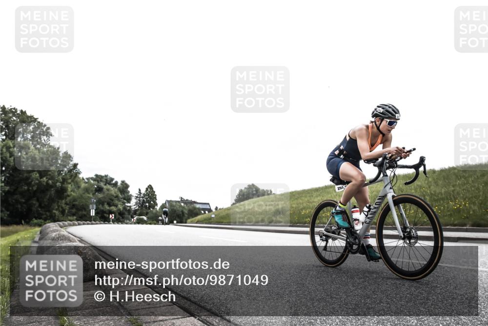 21.06.2026 - 29. Vierlanden-Triathlon H.Heesch http://msf.ph/oto/9871049 21.06.2026 10:34:04 Radfahren 74, 253, 259, 329, 346 meine-sportfotos.de