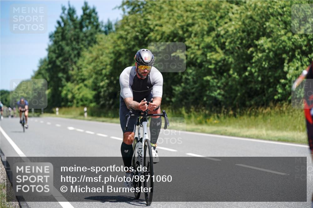 21.06.2026 - Viking Triathlon Michael Burmester http://msf.ph/oto/9871060 21.06.2026 12:38:06 Radfahren 123, 185, 203, 221, 378, 413, 415, 461, 461, 506, 550, 551, 557 meine-sportfotos.de
