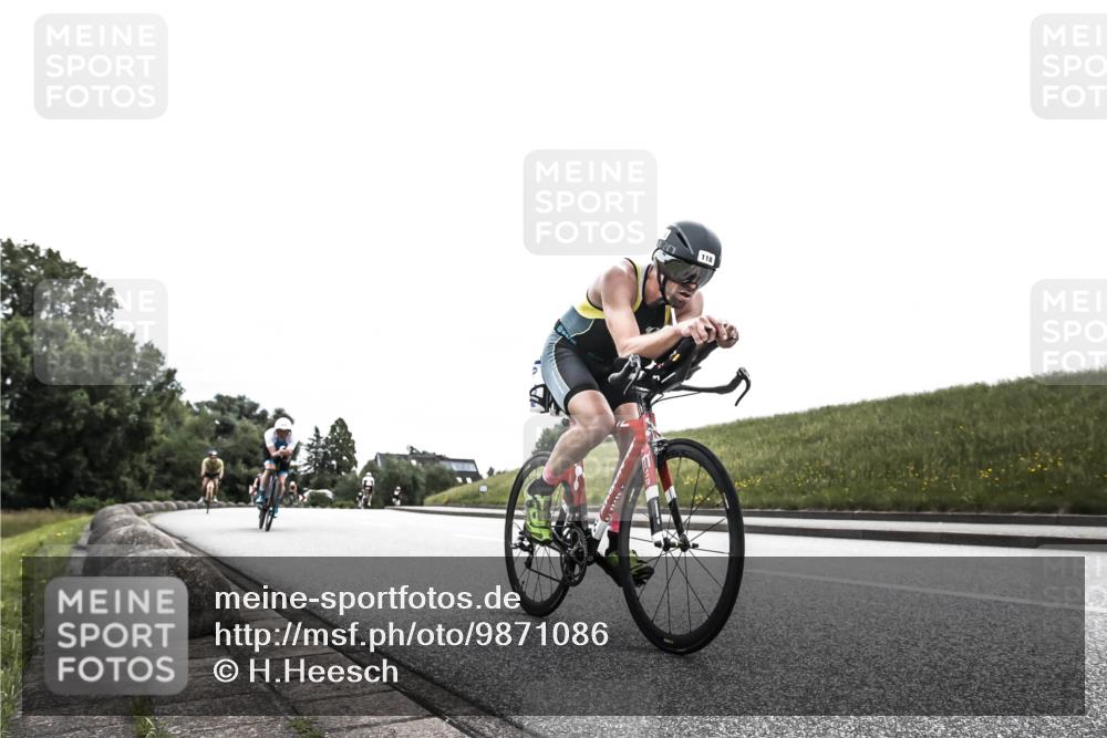 21.06.2026 - 29. Vierlanden-Triathlon H.Heesch http://msf.ph/oto/9871086 21.06.2026 10:34:32 Radfahren 92, 118, 119, 141, 227, 350 meine-sportfotos.de