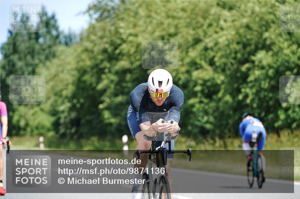 21.06.2026 - Viking Triathlon Michael Burmester http://msf.ph/oto/9871136 21.06.2026 12:38:26 Radfahren 123, 123, 203, 221, 415, 416, 461, 551, 651 meine-sportfotos.de