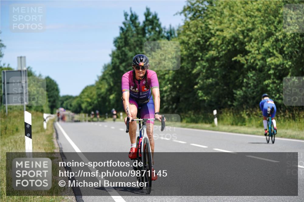 21.06.2026 - Viking Triathlon Michael Burmester http://msf.ph/oto/9871145 21.06.2026 12:38:27 Radfahren 123, 123, 203, 221, 415, 416, 461, 551, 651 meine-sportfotos.de