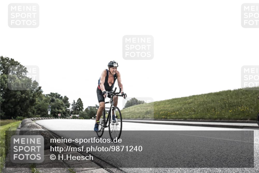 21.06.2026 - 29. Vierlanden-Triathlon H.Heesch http://msf.ph/oto/9871240 21.06.2026 10:35:18 Radfahren 220, 257, 271, 611 meine-sportfotos.de