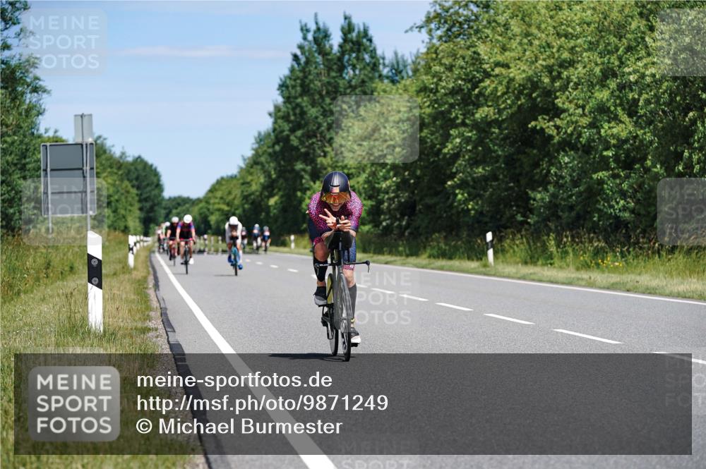 21.06.2026 - Viking Triathlon Michael Burmester http://msf.ph/oto/9871249 21.06.2026 12:39:47 Radfahren 80, 174, 231, 242, 328, 512, 524, 543 meine-sportfotos.de