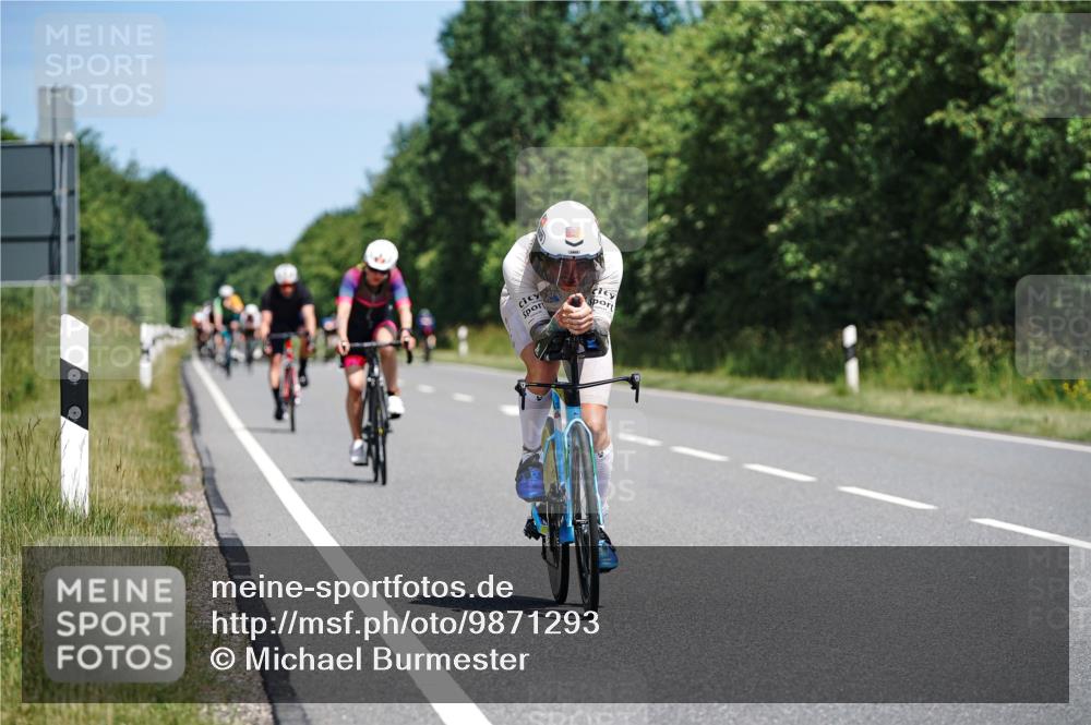 21.06.2026 - Viking Triathlon Michael Burmester http://msf.ph/oto/9871293 21.06.2026 12:39:52 Radfahren 47, 174, 231, 242, 272, 328, 512, 524, 543 meine-sportfotos.de