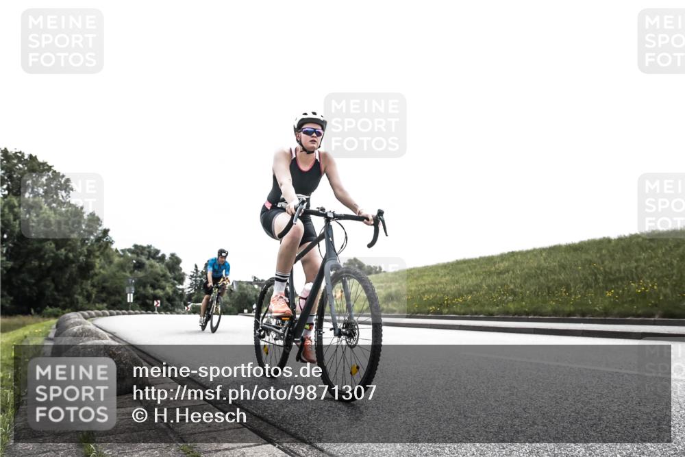 21.06.2026 - 29. Vierlanden-Triathlon H.Heesch http://msf.ph/oto/9871307 21.06.2026 10:35:33 Radfahren 43, 108, 109, 291, 313, 347, 490 meine-sportfotos.de