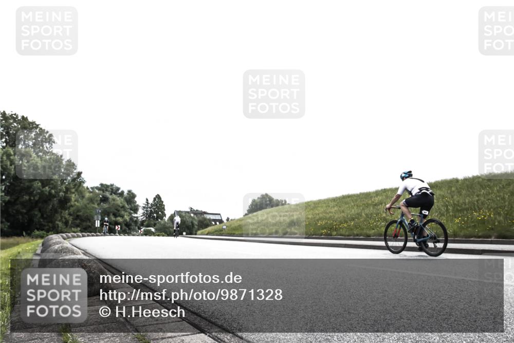21.06.2026 - 29. Vierlanden-Triathlon H.Heesch http://msf.ph/oto/9871328 21.06.2026 10:35:42 Radfahren 46, 131, 306 meine-sportfotos.de