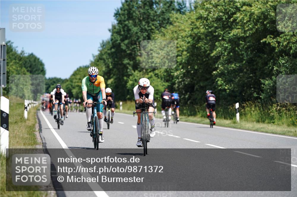 21.06.2026 - Viking Triathlon Michael Burmester http://msf.ph/oto/9871372 21.06.2026 12:40:00 Radfahren 47, 174, 231, 242, 272, 325, 512, 524, 624 meine-sportfotos.de