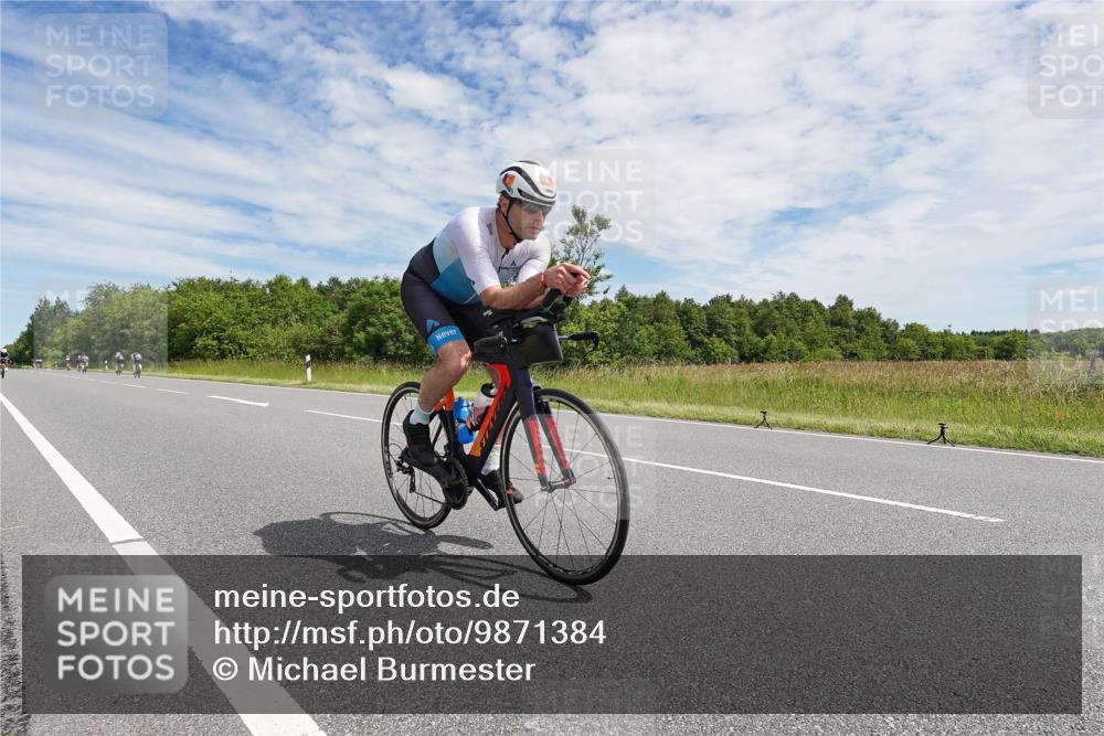 21.06.2026 - Viking Triathlon Michael Burmester http://msf.ph/oto/9871384 21.06.2026 12:18:47 Radfahren 31, 52, 80, 82, 170, 217, 233, 323, 371, 391, 496 meine-sportfotos.de