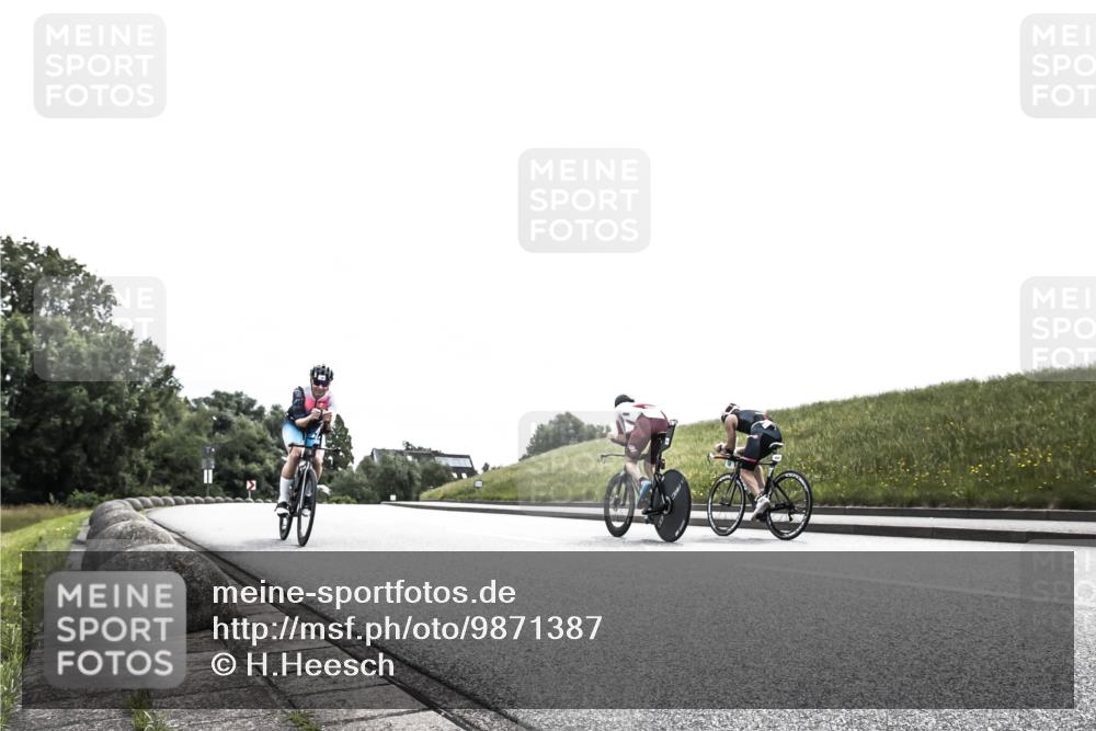 21.06.2026 - 29. Vierlanden-Triathlon H.Heesch http://msf.ph/oto/9871387 21.06.2026 10:36:02 Radfahren 10, 25, 26, 34, 88, 104, 186, 243, 278 meine-sportfotos.de