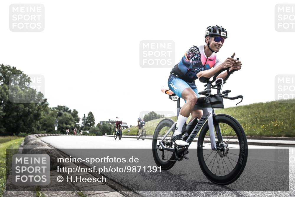 21.06.2026 - 29. Vierlanden-Triathlon H.Heesch http://msf.ph/oto/9871391 21.06.2026 10:36:03 Radfahren 25, 34, 88, 104, 186, 243, 278 meine-sportfotos.de