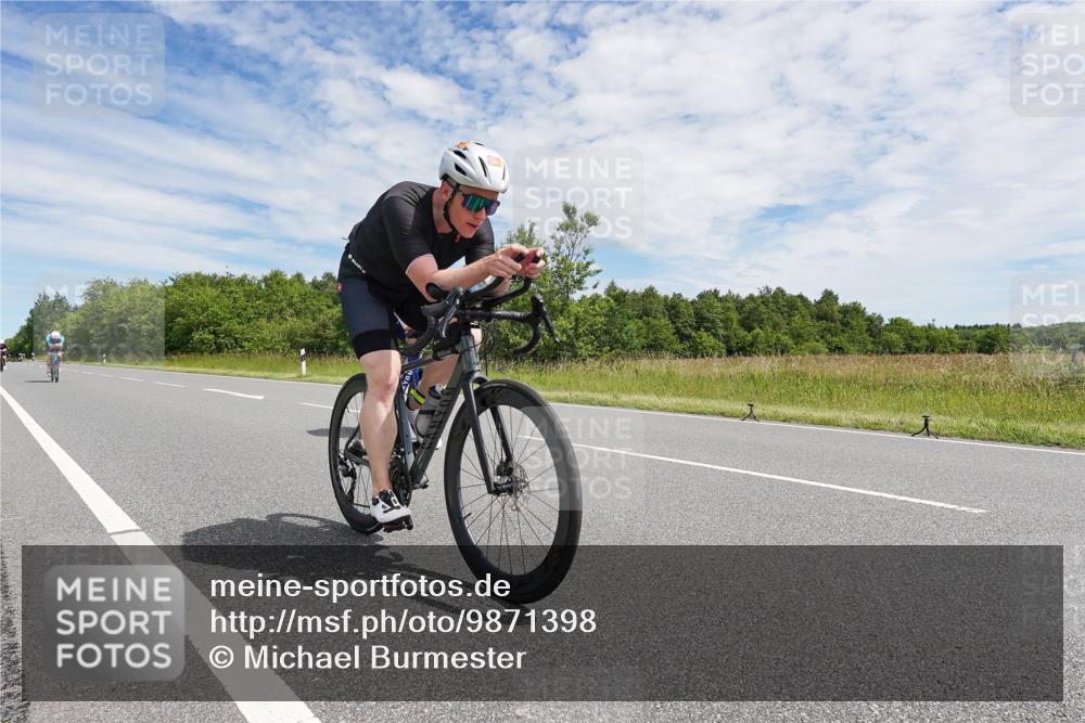 21.06.2026 - Viking Triathlon Michael Burmester http://msf.ph/oto/9871398 21.06.2026 12:18:57 Radfahren 31, 52, 170, 217, 233, 323, 325, 371, 452, 496, 516 meine-sportfotos.de