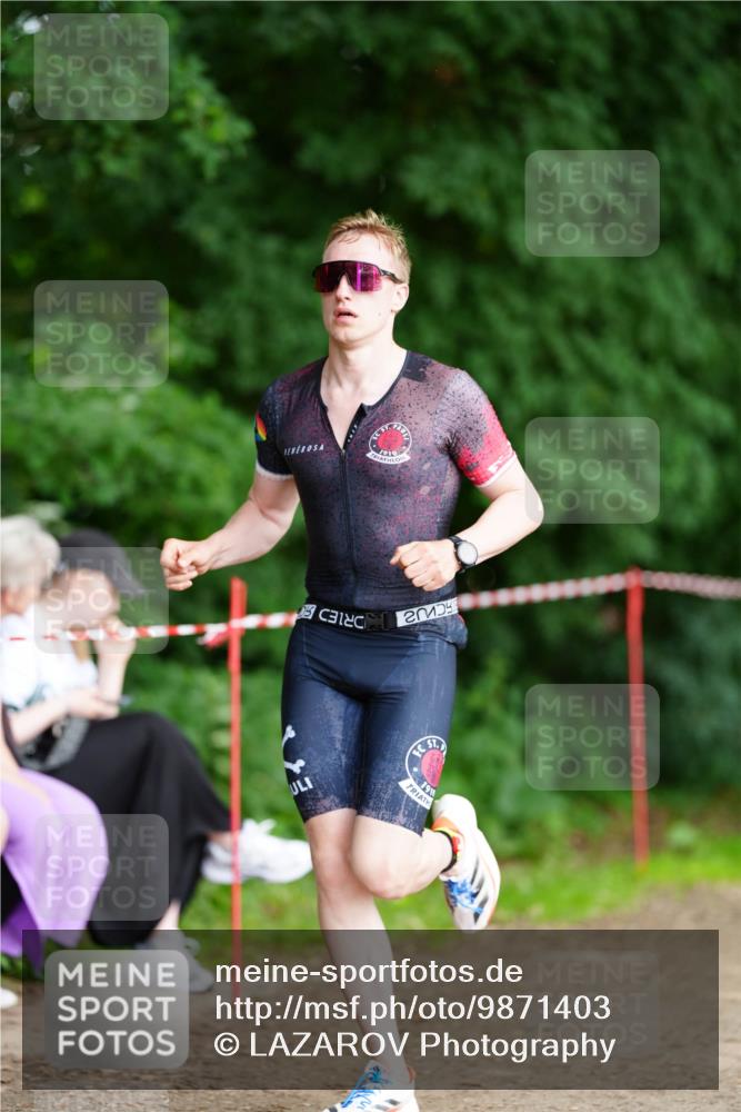 21.06.2026 - 29. Vierlanden-Triathlon LAZAROV Photography http://msf.ph/oto/9871403 21.06.2026 14:03:31 Laufen 910, 1911 meine-sportfotos.de