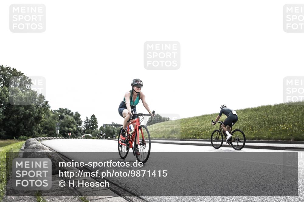 21.06.2026 - 29. Vierlanden-Triathlon H.Heesch http://msf.ph/oto/9871415 21.06.2026 10:36:09 Radfahren 376, 589 meine-sportfotos.de