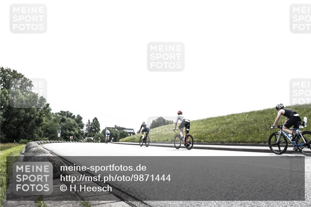 21.06.2026 - 29. Vierlanden-Triathlon H.Heesch http://msf.ph/oto/9871444 21.06.2026 10:36:09 Radfahren 376, 589 meine-sportfotos.de