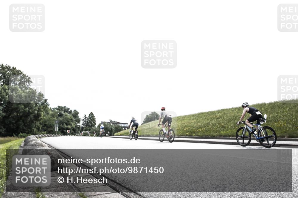 21.06.2026 - 29. Vierlanden-Triathlon H.Heesch http://msf.ph/oto/9871450 21.06.2026 10:36:10 Radfahren 376, 589 meine-sportfotos.de
